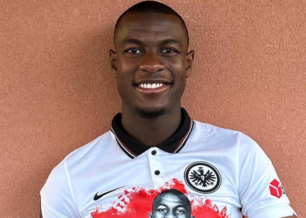 Evan Ndicka defends and also scores crucial goals for Roma.